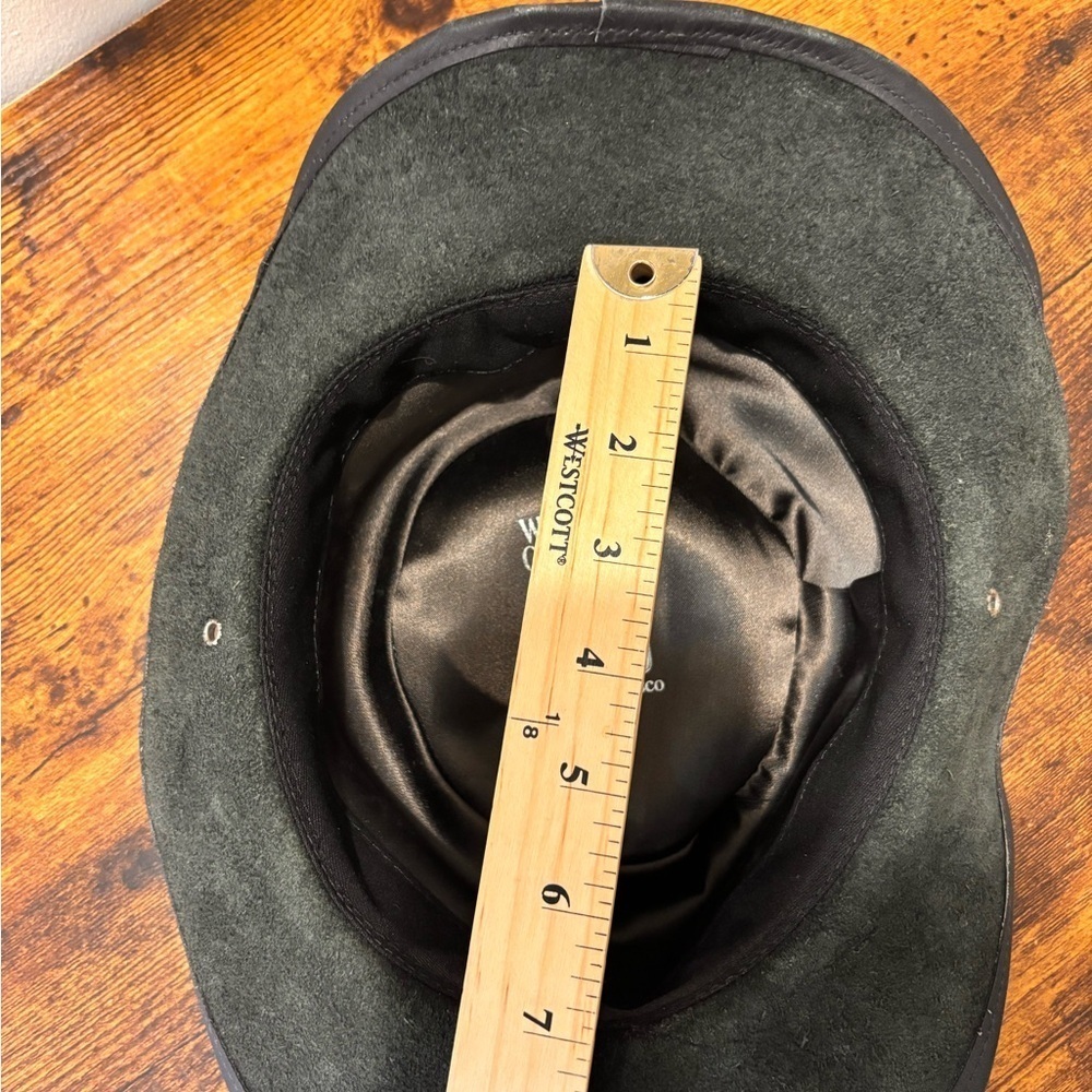 Black Leather Hat - Picture 3 of 11